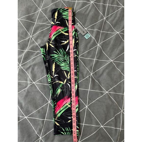 Ideology Women’s Black Moisture Wicking Pocketed Compression Upf50 Crop Printed - Picture 7 of 11